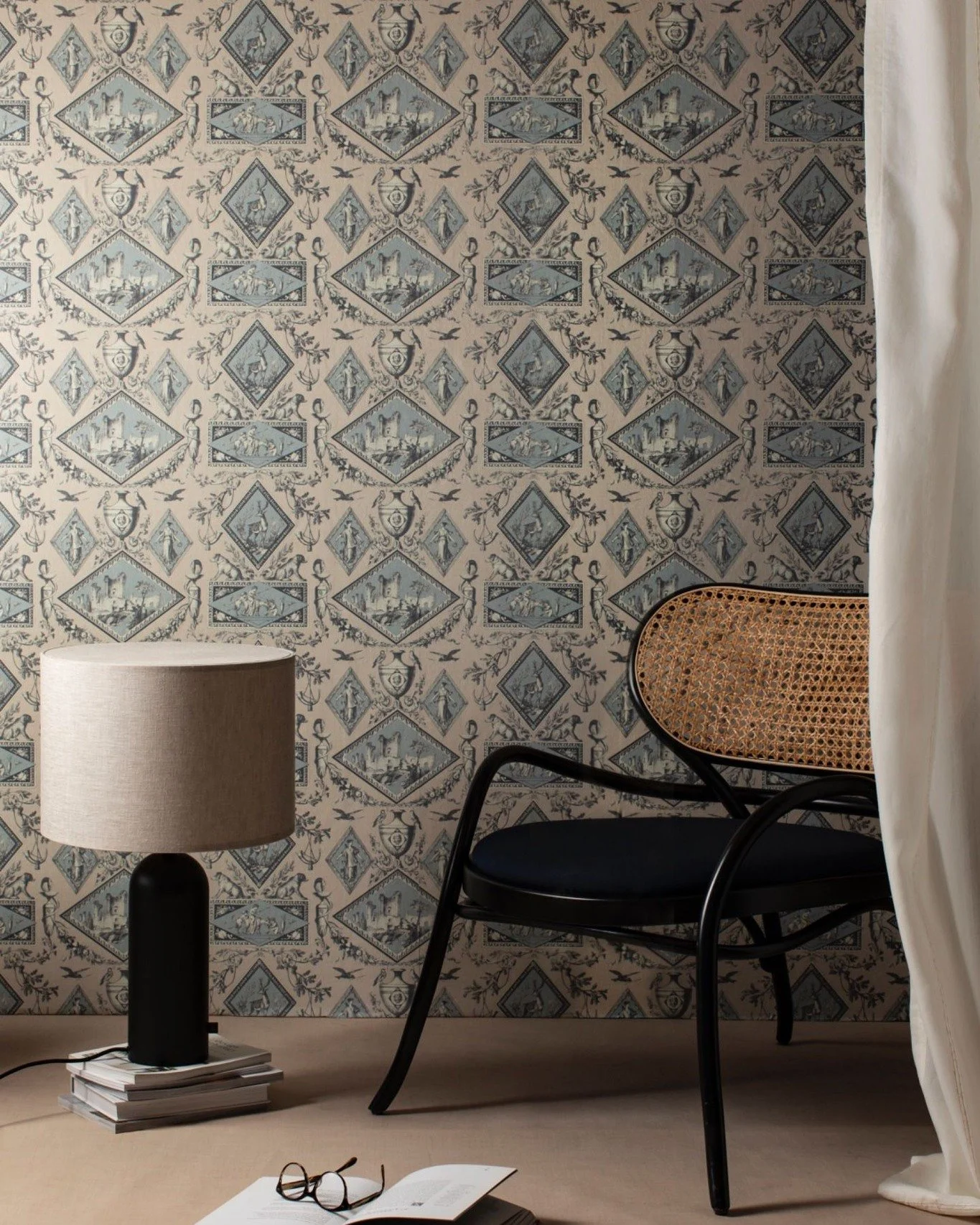 Elisir d&rsquo;amore, a great love story told through a toile.
Write us for more details info@darlingmindstudio.com

Collection made for @agena_torino 
photo @rominarezza
video @meg4trn
ceramics @paolaparonettocreations
partner @gebruder_thonet_vienn