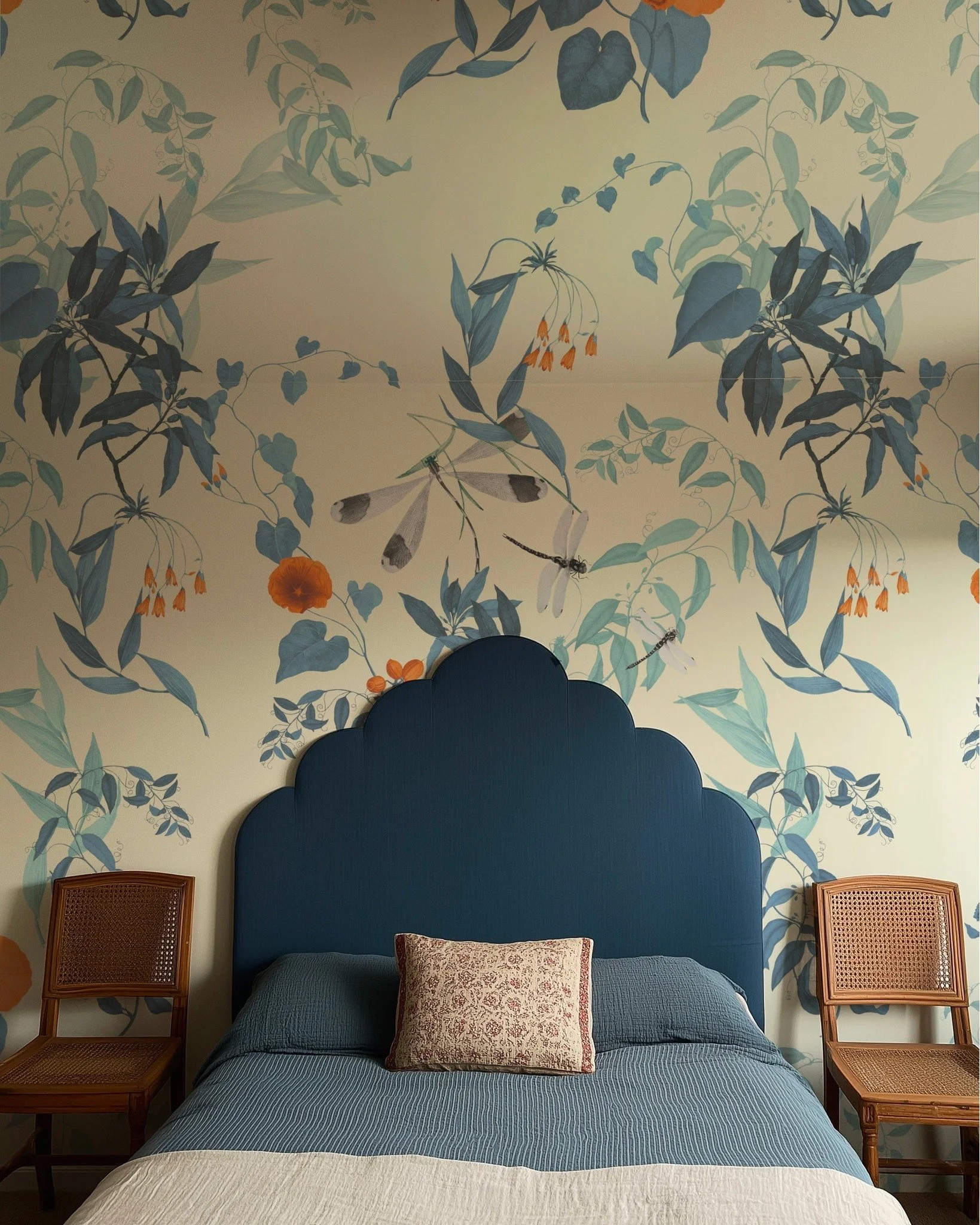 Mizzle comes from a passion that has always been part of me: botany and the world of insects.
I have always found in them a kind of natural order: never rigid, but made of silent balances and details that escape a hurried glance.
Inspiration arrives 