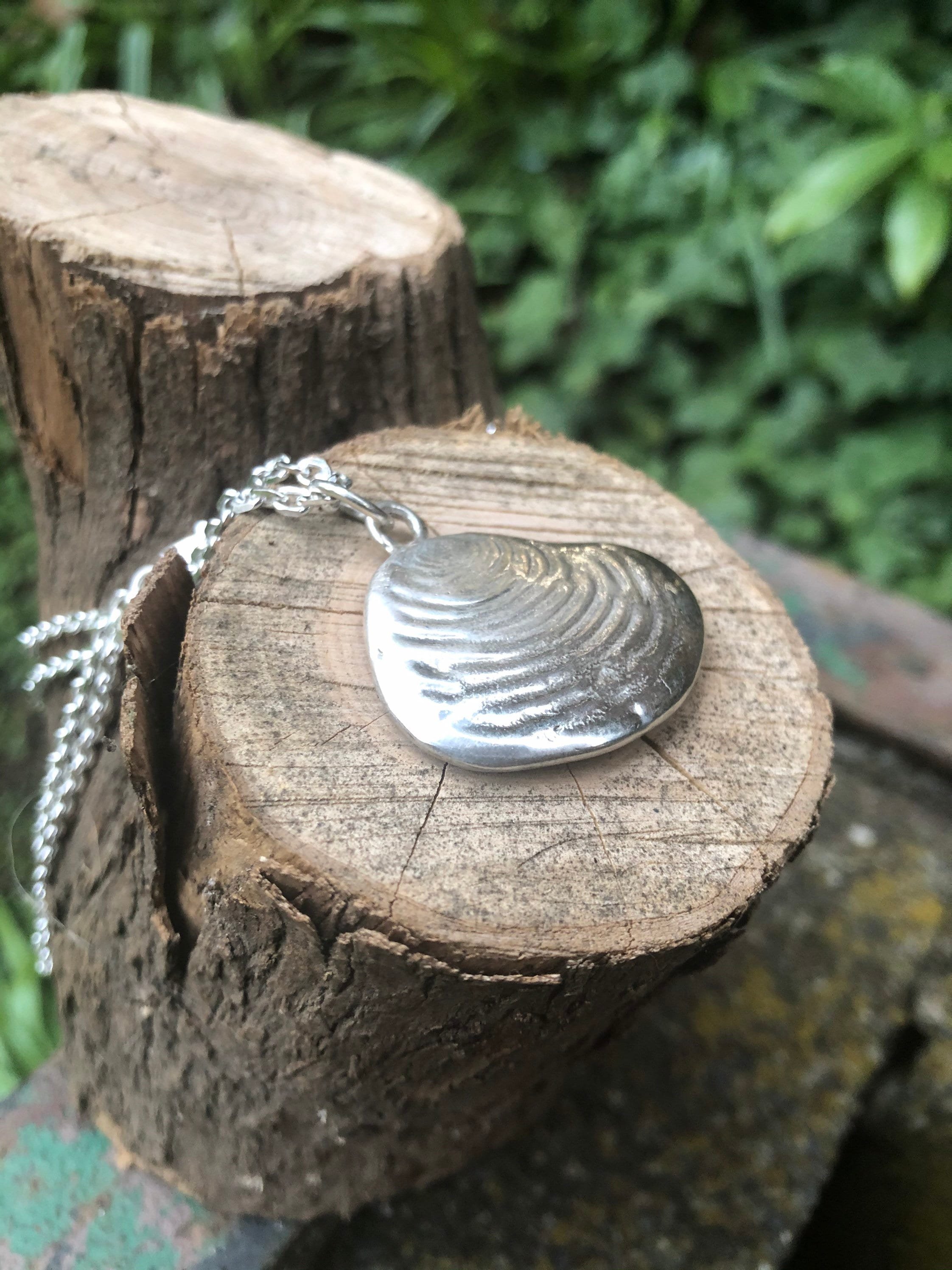 https://i.etsystatic.com/14121113/r/il/d485da/3049304687/il_fullxfull.3049304687_rjnz.jpg