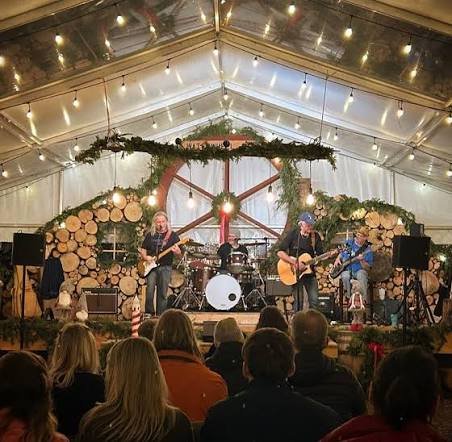 Live Music by Jeff &amp; Rob Duo