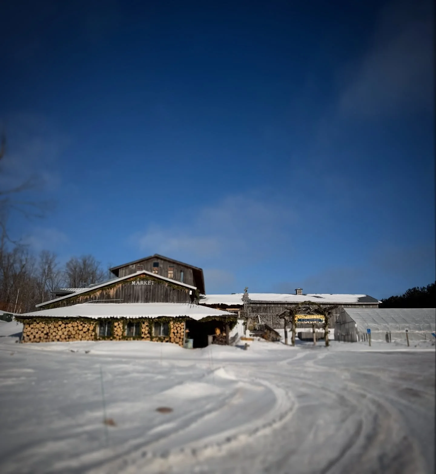 ⚠️Please walk slowly and carefully in our parking lot and walkway. There&rsquo;s a sheet of ice under the snow. 
If needed, you&rsquo;re welcome to drop off people in the market to enter or drive up to the back of the cafe to drop off as well. 

We h