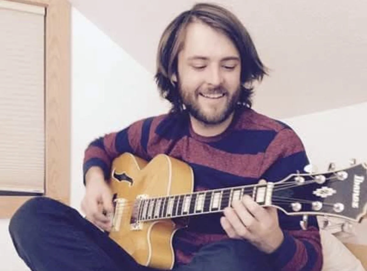 Live music by Chris Michels 