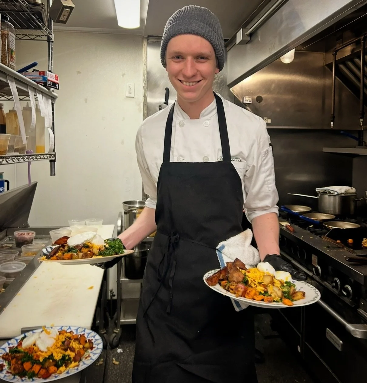 Join our Pond Hill team! 🌿🍕

We&rsquo;re now hiring Line Cooks to be part of something special.

Our core values:
✨ We go the extra mile
✨ We&rsquo;re family-oriented
✨ We&rsquo;re positive
✨ We&rsquo;re dedicated

Sound like you? We&rsquo;d love t