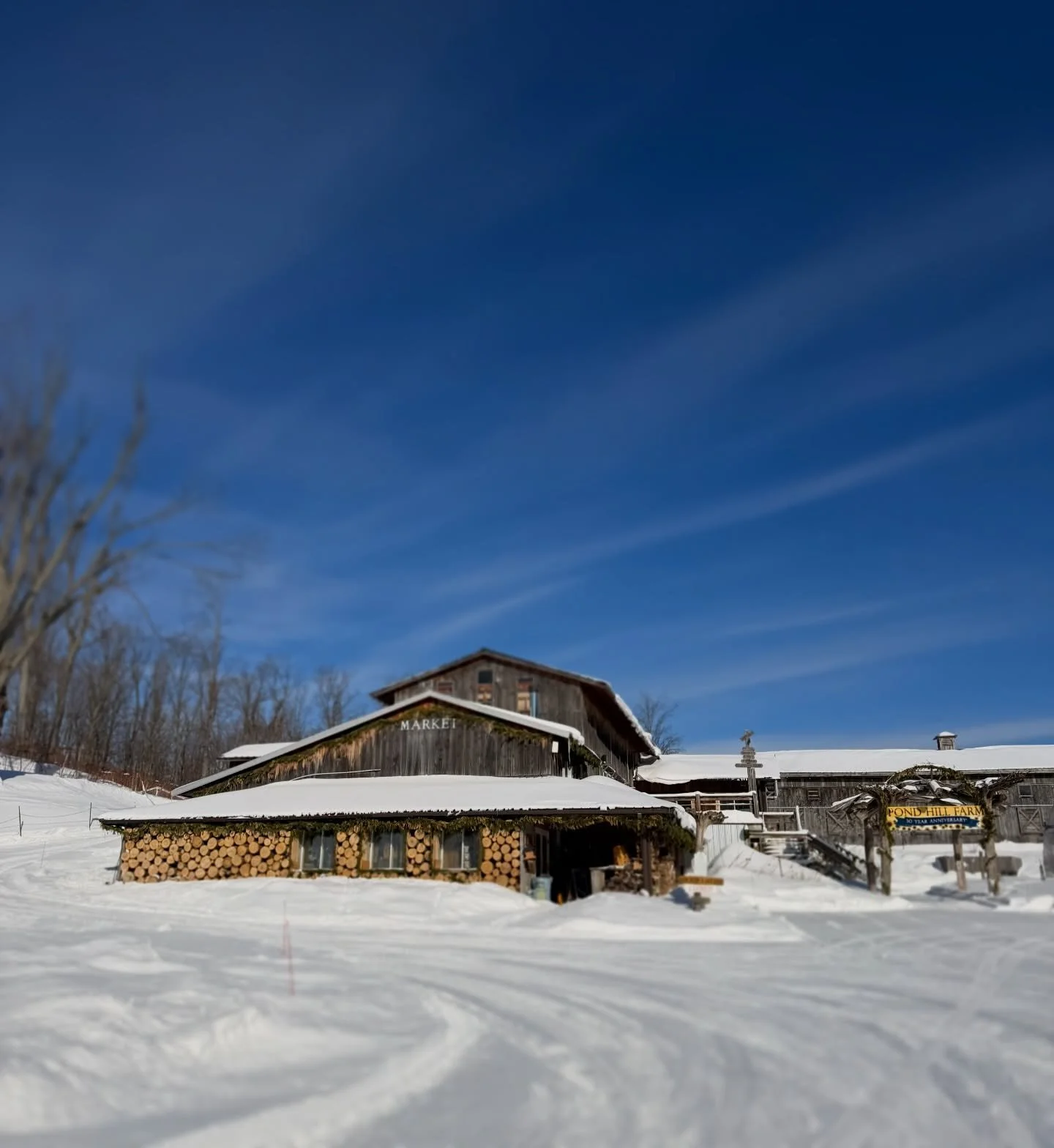 A weekend full of winter magic awaits at Pond Hill Farm.

We&rsquo;re open tonight 4&ndash;8pm. Our Wine Tasting Party is sold out.

Saturday
Brunch on the Farm 9am&ndash;1pm
Caf&eacute; Lunch 12&ndash;8pm
Little Big&rsquo;s Snowshoe Adventure 3&ndas