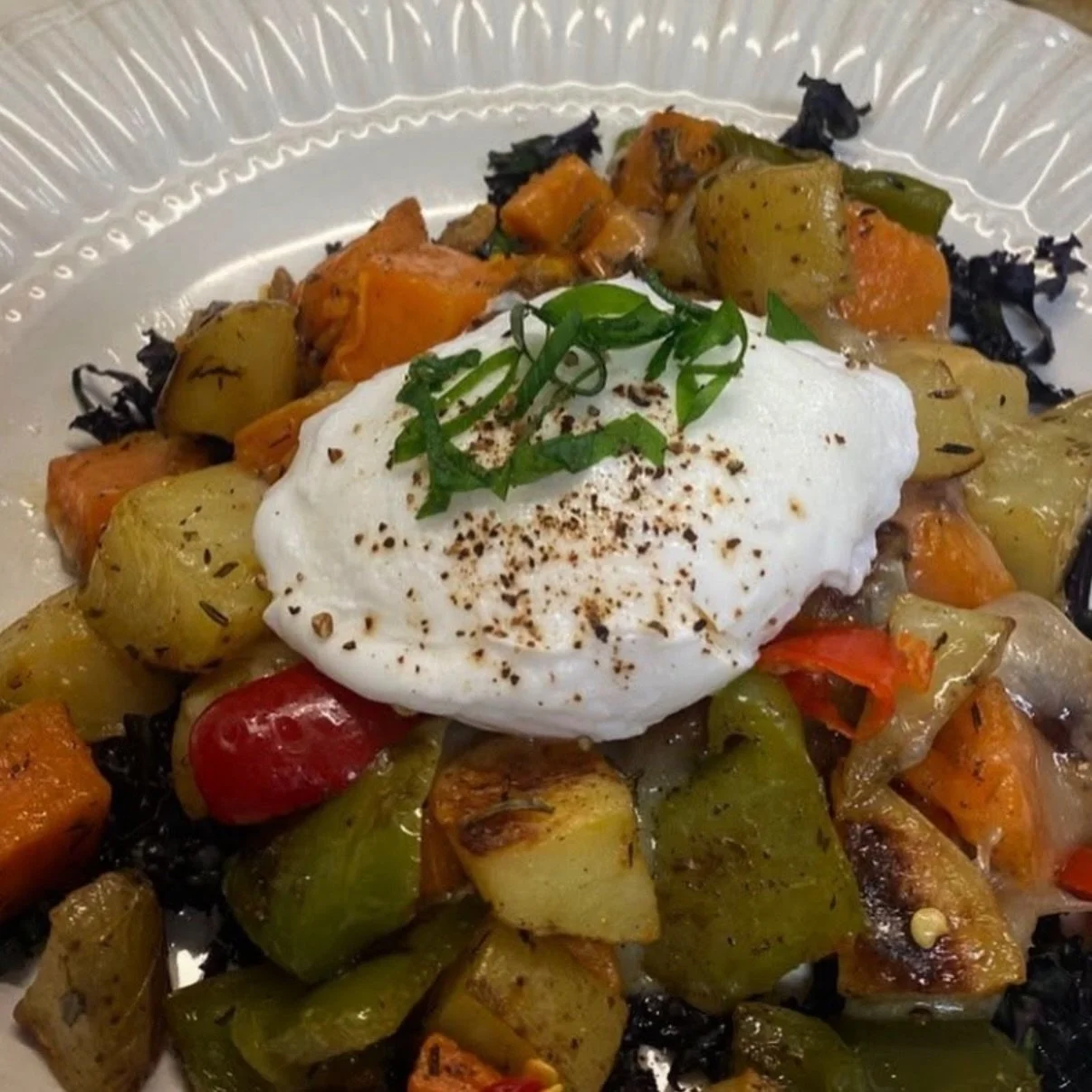 Good morning! 🌞
Sunday Brunch on the Farm is happening today from 9am&ndash;1pm.
We&rsquo;re all ready with delicious, made-from-scratch food, sun kissed mimosas &amp; hot coffee &mdash;come hungry and start your Sunday with us! 

@harborspringscham