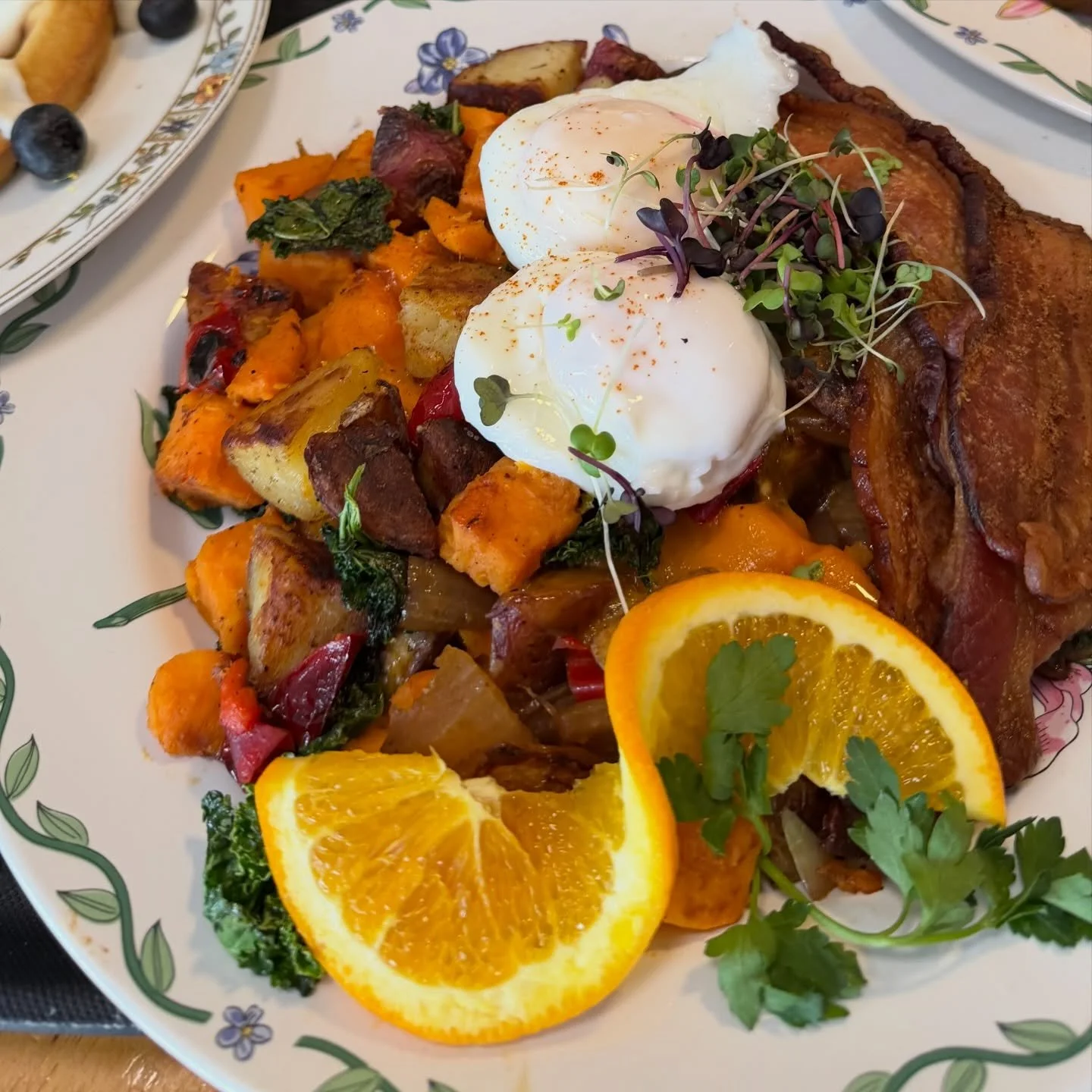 Brunch on the Farm is calling! Join us this morning from 9&ndash;1pm for a delicious made-from-scratch meal, refreshing mimosas, and the kind of family memories that last long after the last bite. Come hungry, leave happy at Pond Hill Farm! 

@harbor