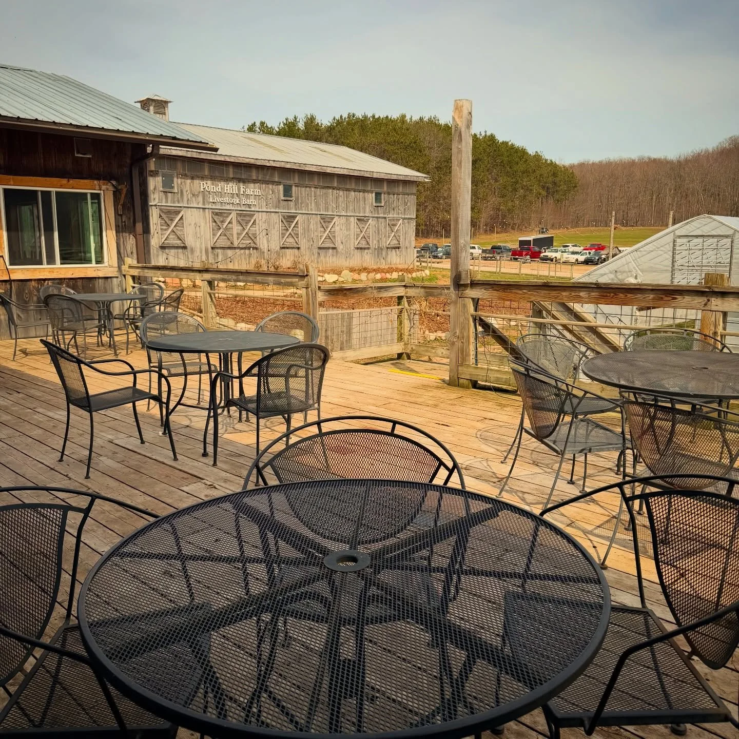 The deck is open&mdash;join us for some al fresco dining tonight!

Open 4&ndash;8pm 🍽️🌿