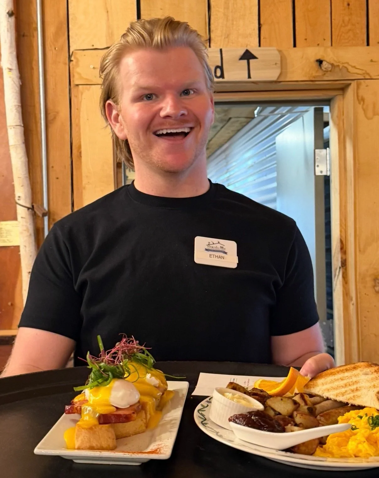 ⭐️Employee Spotlight⭐️
Name:Ethan
Hometown: Bay City
Position at the farm? Front of House &amp; Events
How long have you worked at Pond Hill? 4 years
Tell me a fun fact about you: I&rsquo;m color blind
What are your hobbies? Running, Collecting Vinyl