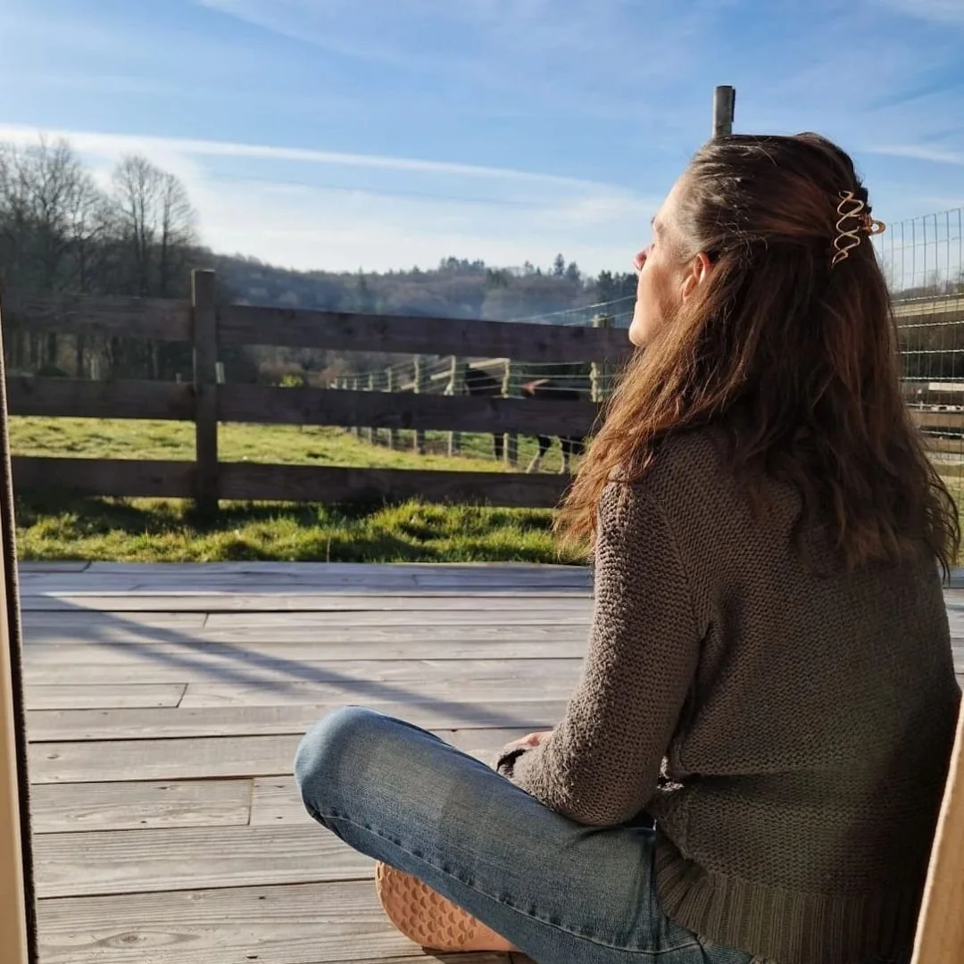 🌕 Retrouver son essence &mdash; l&rsquo;alchimie du Soufre, du Mercure et du Sel

Au c&oelig;ur de chaque &ecirc;tre vit une force silencieuse, une intelligence subtile qui veille, guide et restaure l&rsquo;harmonie.
Quand nous cessons de lutter, qu