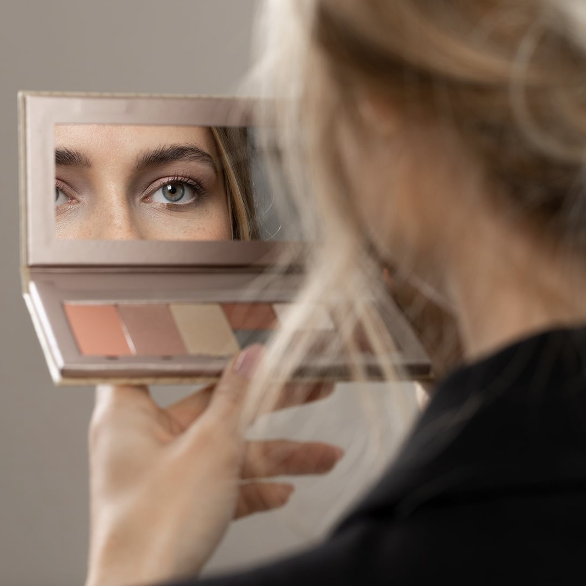 Model with Palette Refills 2023.png