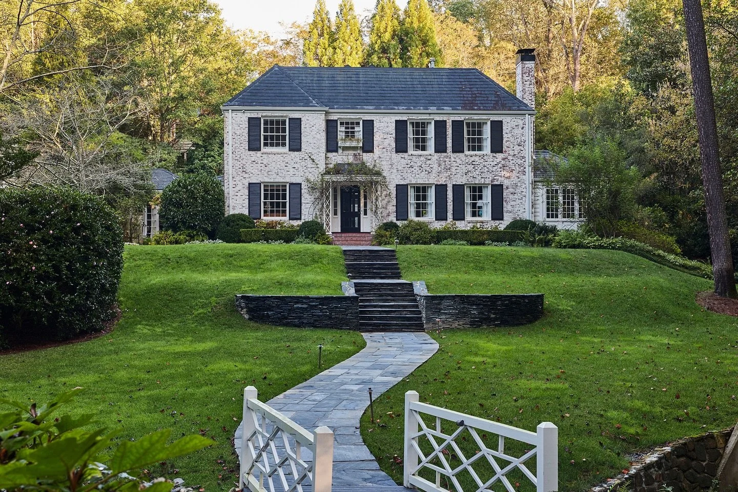 We&rsquo;re thrilled to once again partner with @cathedralgivingbydesign for the 2026 Show 🌿 Tickets are officially LIVE &mdash; and this year&rsquo;s lineup is truly something special.⁠
⁠
The 2026 tour will benefit @globalvillageproject, an extraor