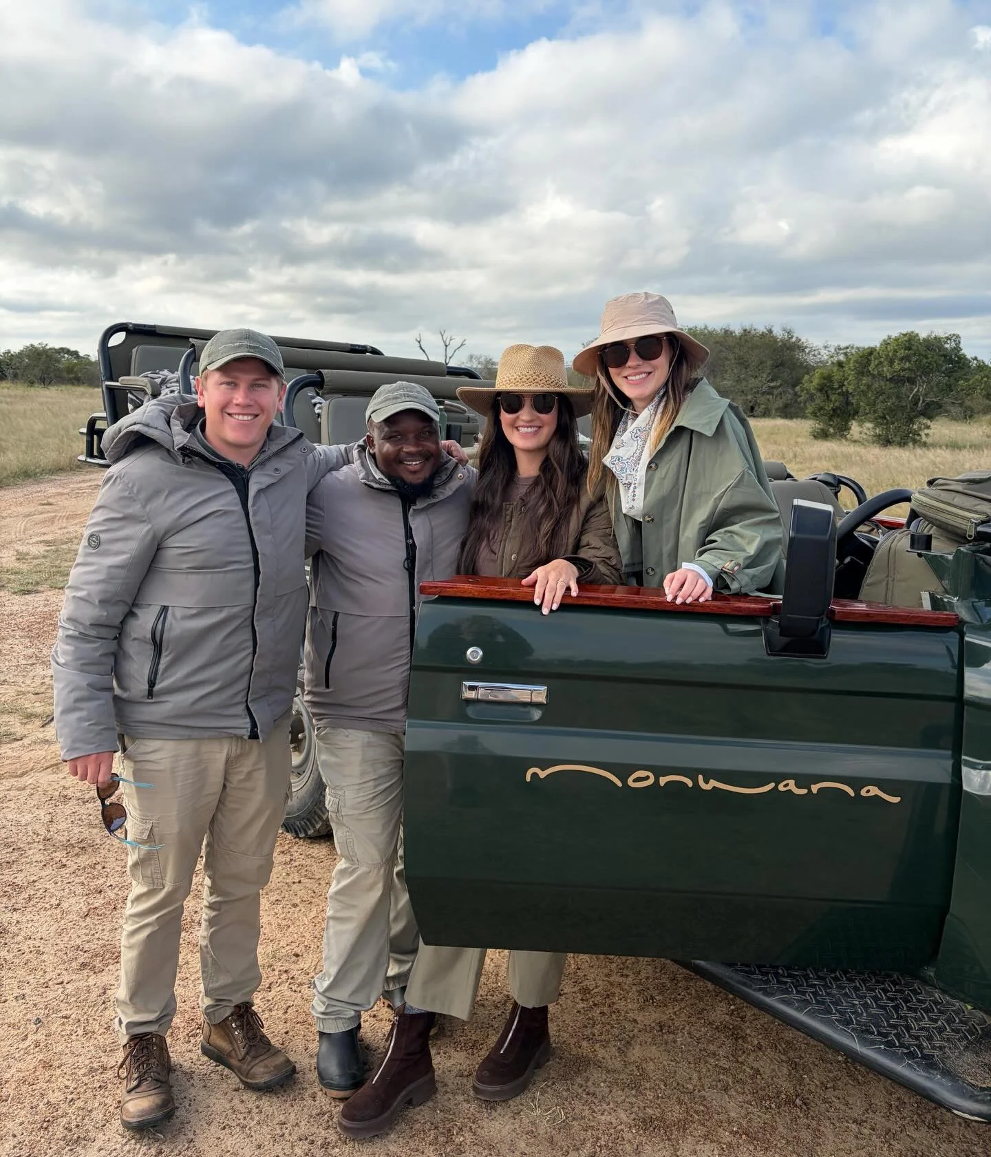 20 pictures isn&rsquo;t enough to sum up the most incredible experience! Thank you to @africa.awaits for the work trip of a lifetime 🦓🦒🐅🐘

@tanda.tula 
@kateka_safari_wellness 
@monwanaafrica