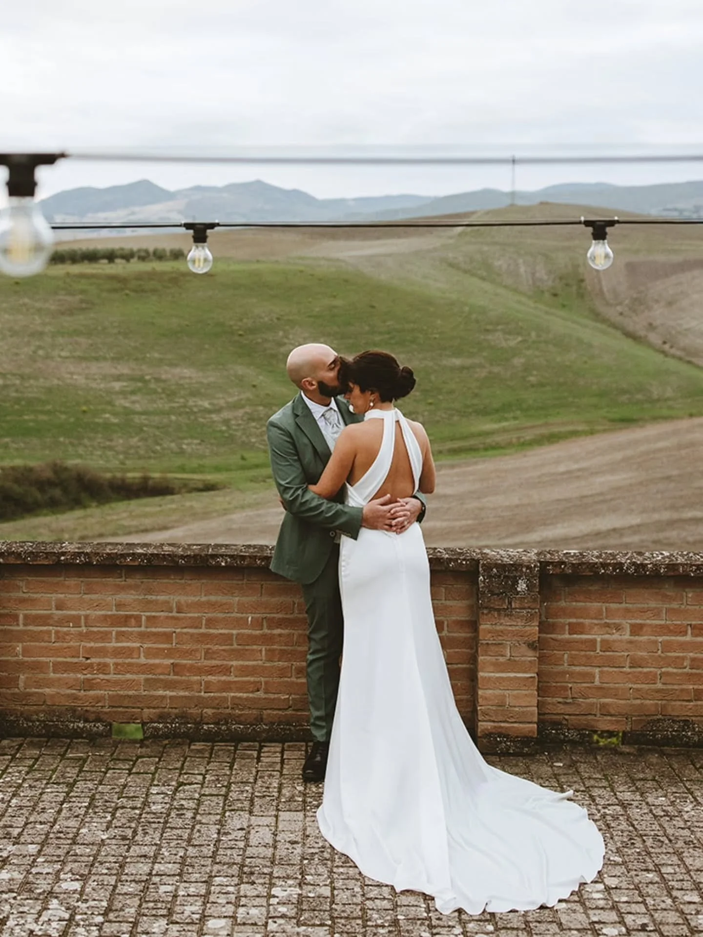 Federica &amp; Andrea&rsquo;s wedding at Agriturismo La Mandriola was the kind of celebration that reminds you why meaning always comes before aesthetics.

Living in the north of Italy but with roots in Florence, they chose a Tuscan farmhouse close t