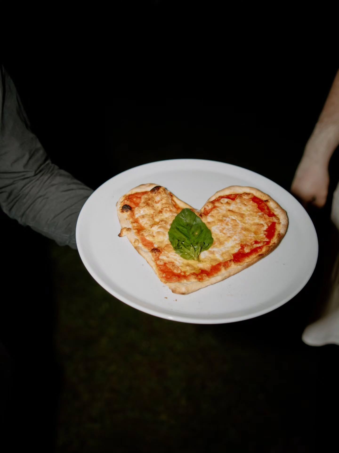 What&rsquo;s more romantic than pizza on Valentine&rsquo;s Day?
A heart-shaped pizza, of course.

Happy Valentine&rsquo;s Day!
Spread the love&hellip; and always choose pizza 🤭

📸 @urbanphotolab
📍@ivivairestaurant

#heartsday #valentineday #spread