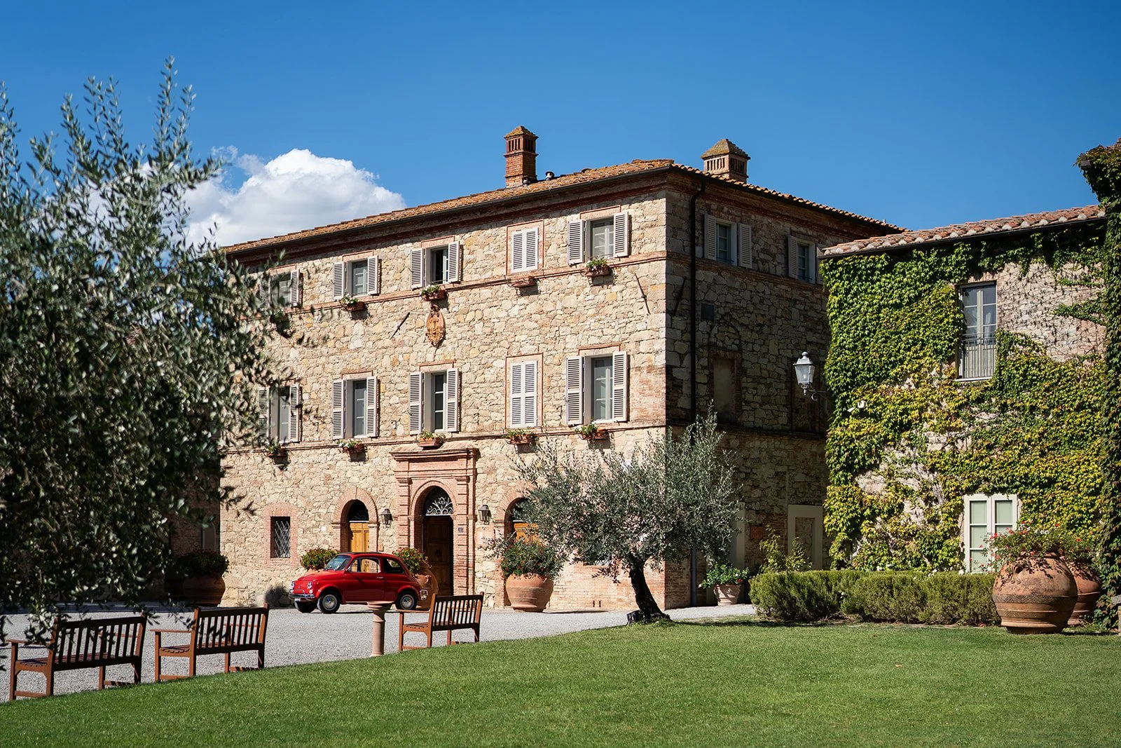 Elopement Borgo San Felice Tuscany (2).jpg