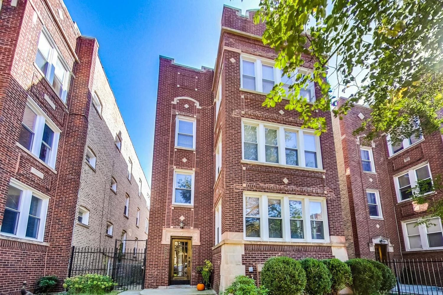 4855 N Washtenaw Ave, #2