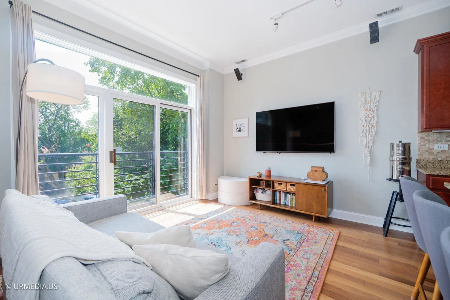 2244 W Roscoe St, #2