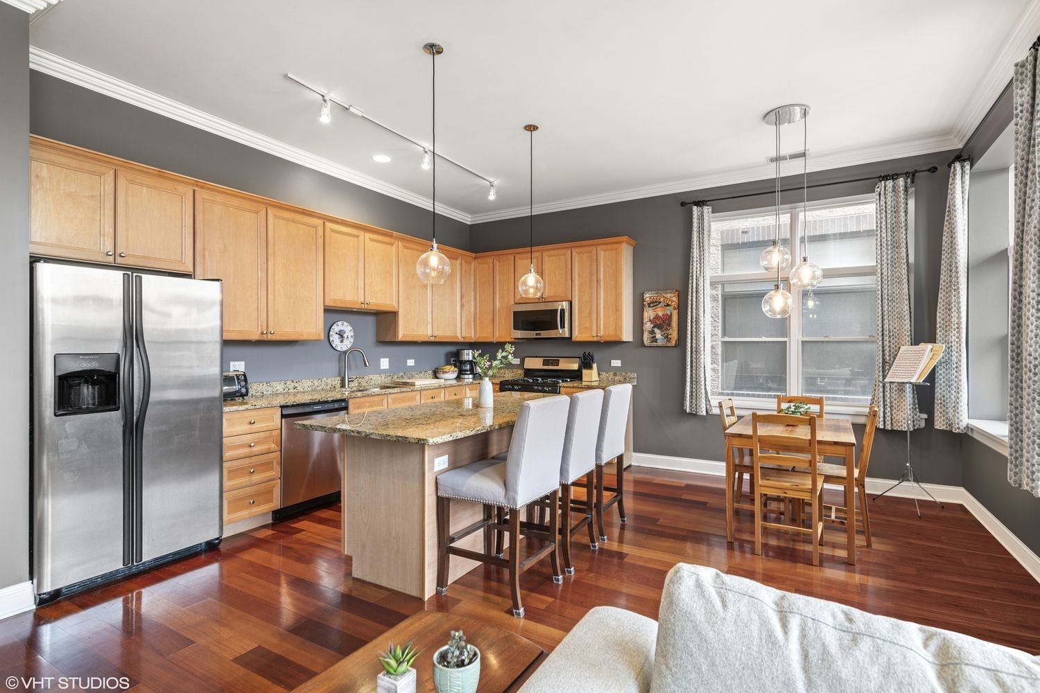 1821 N Milwaukee Ave, #301