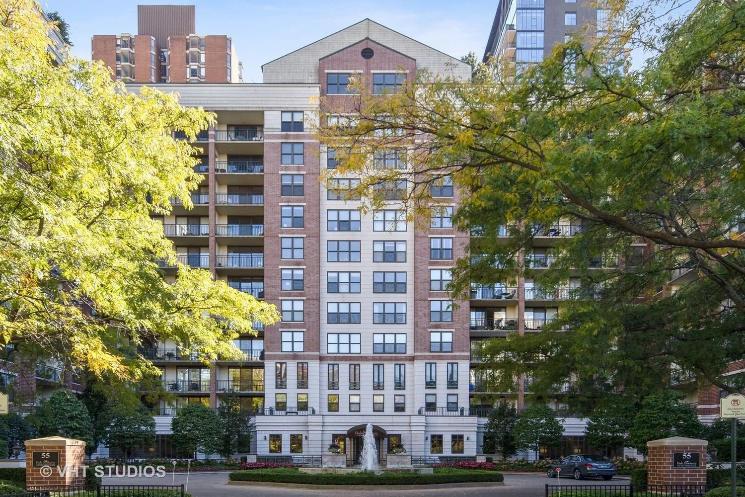 55 W Delaware Pl, Unit 1120