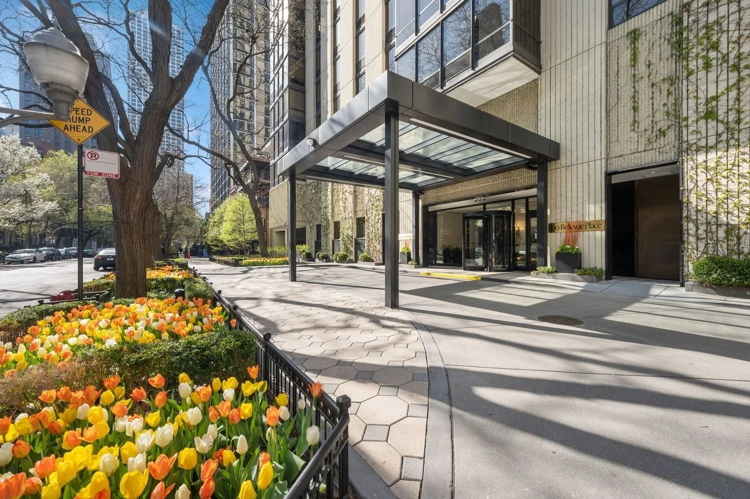 100 E Bellevue Pl, Unit 6A