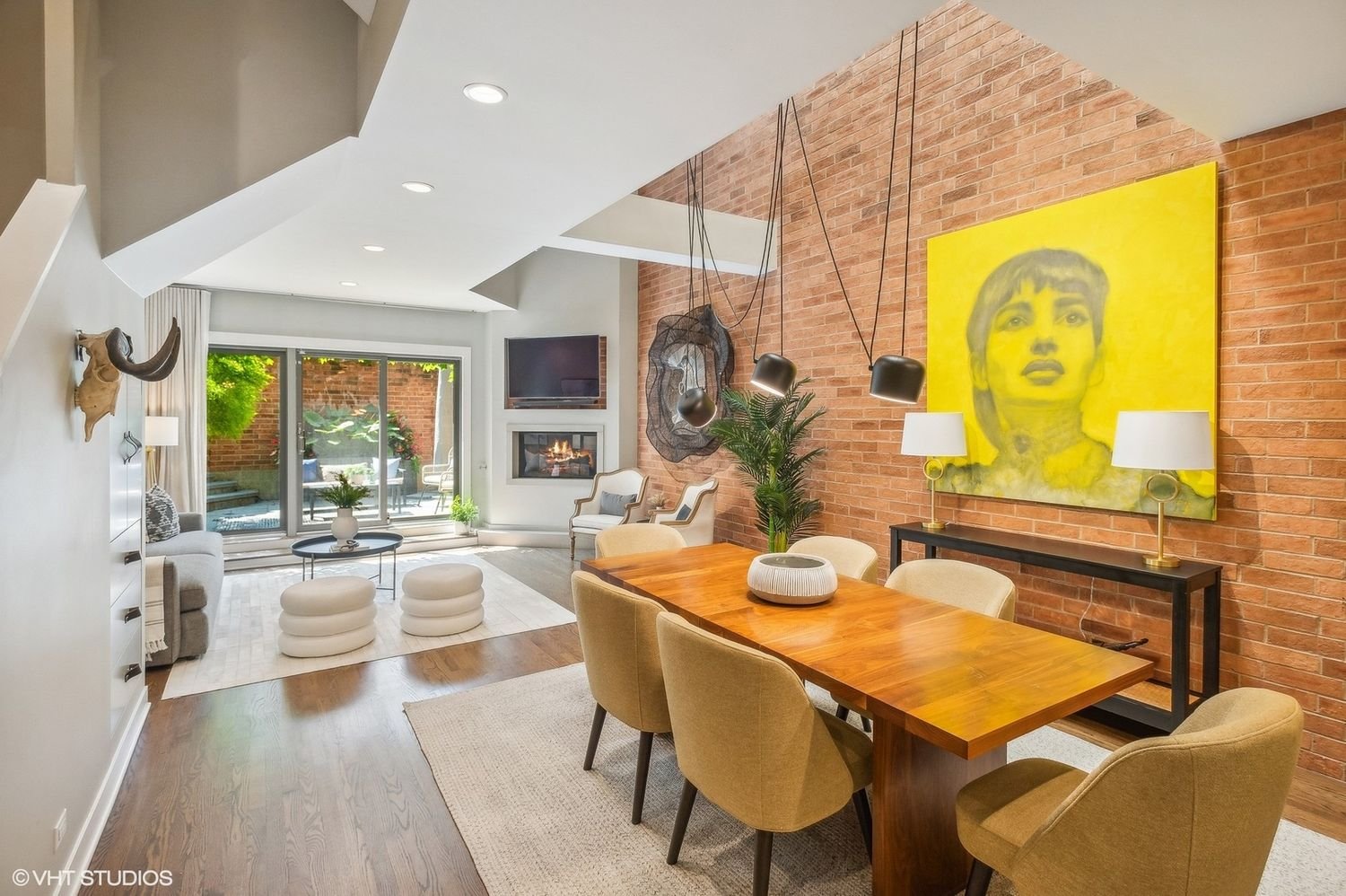 1300 N LaSalle Dr, Unit F