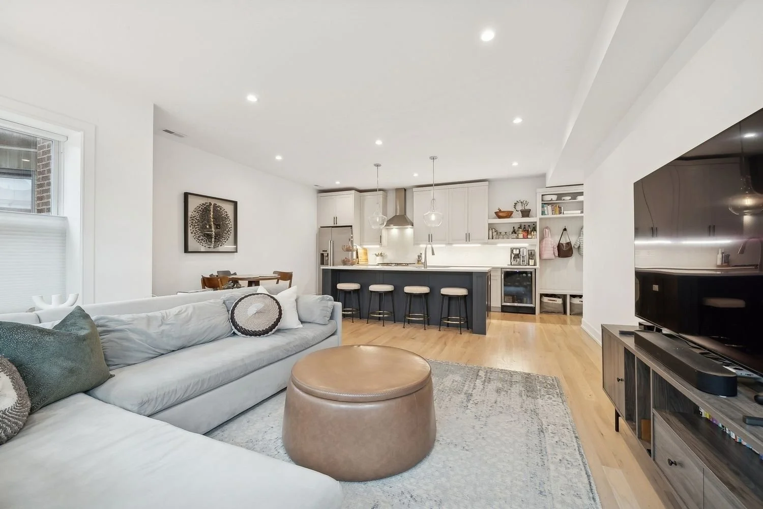 1416 W Foster Ave, Unit 1W 