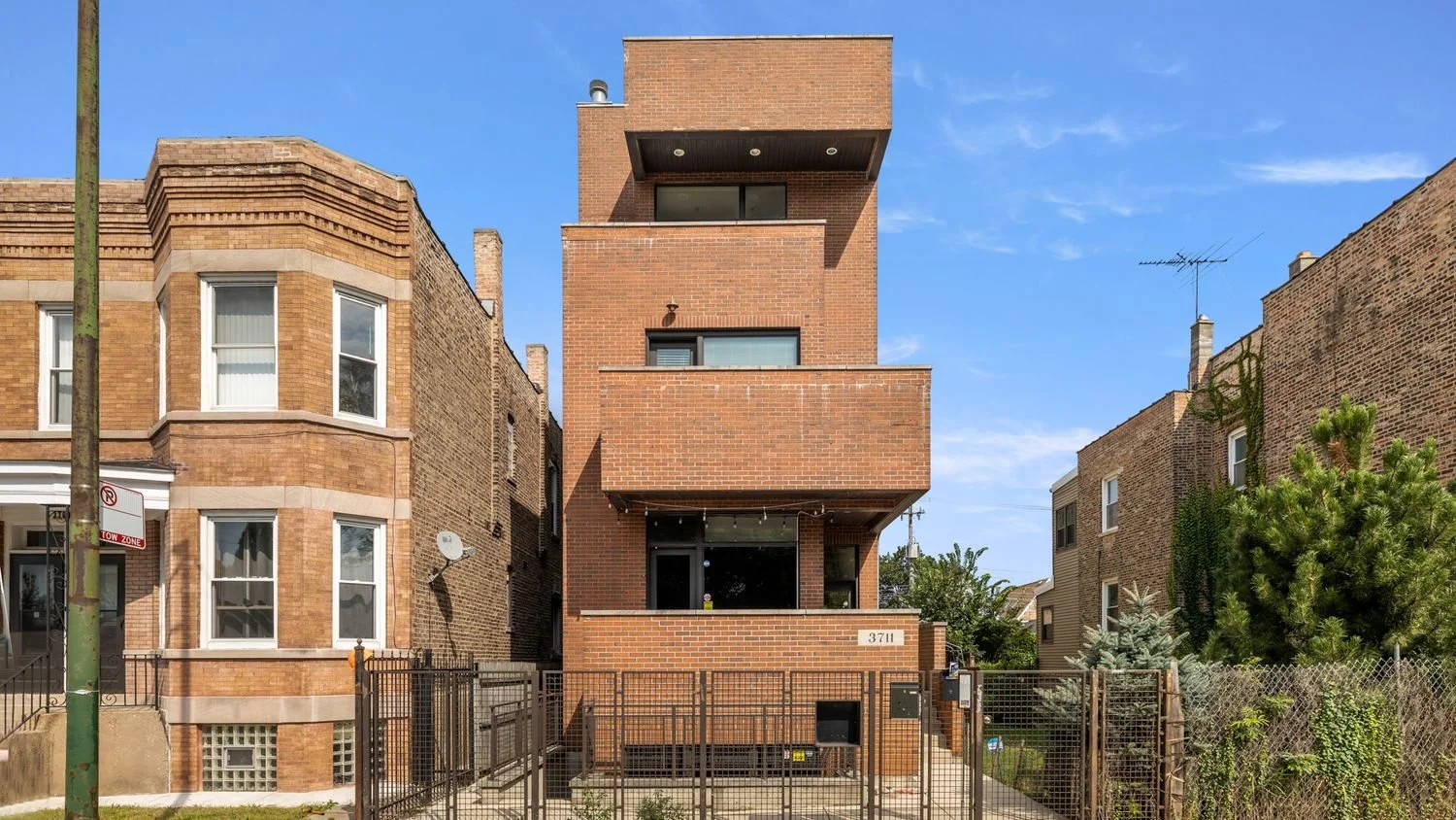 3711 S Damen Ave, Unit 1