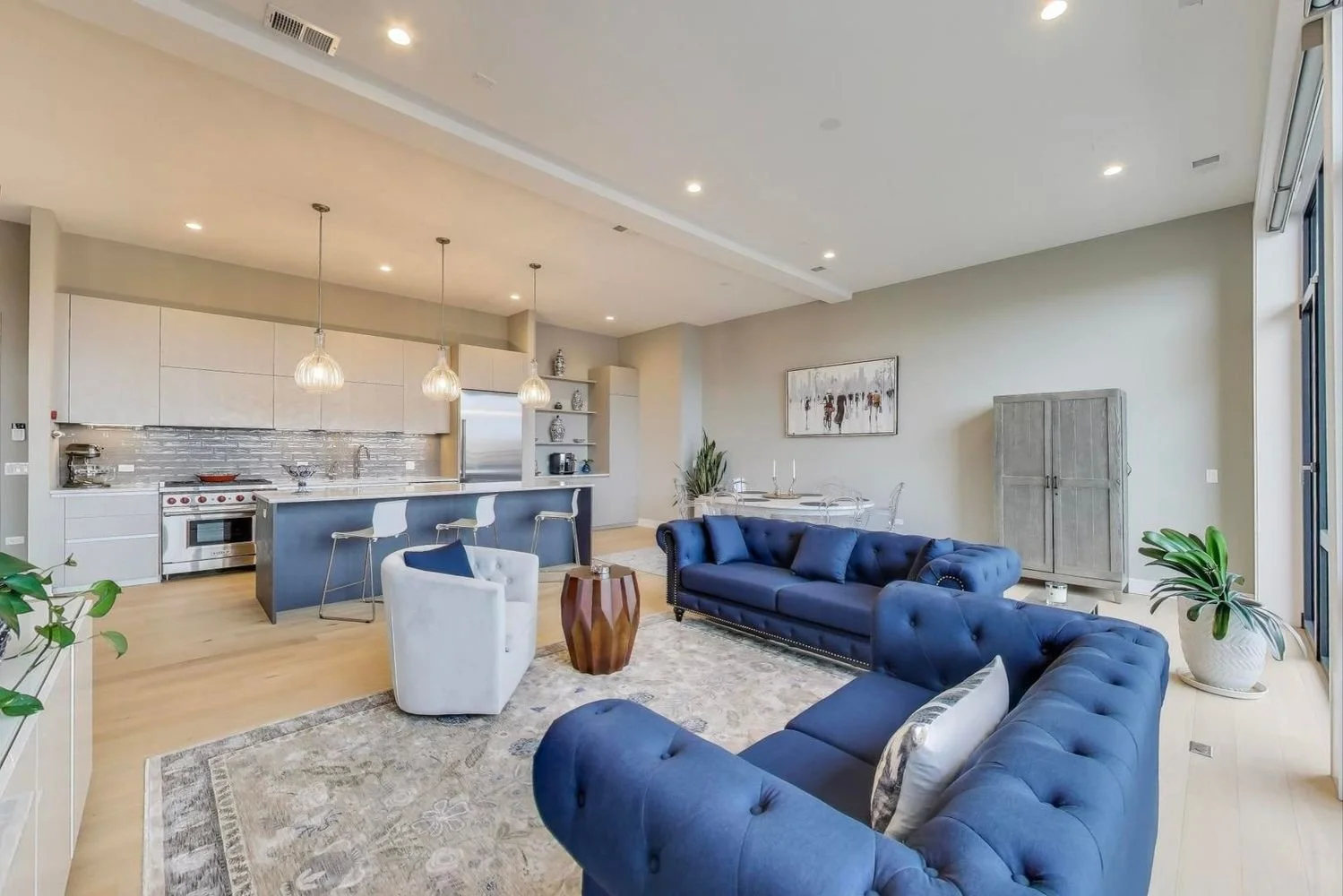 2405 W Iowa St, Unit 405