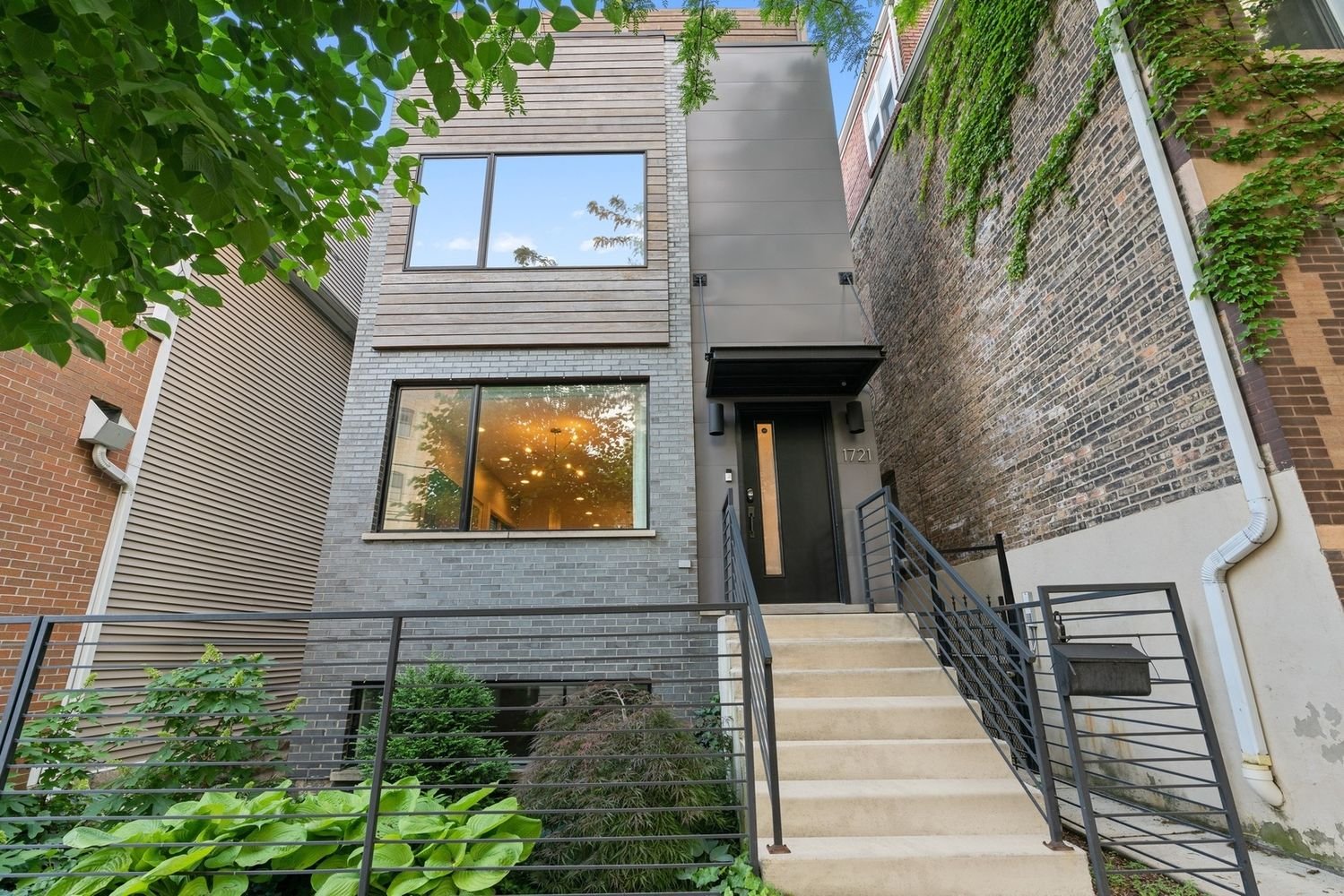 1721 W Ellen St