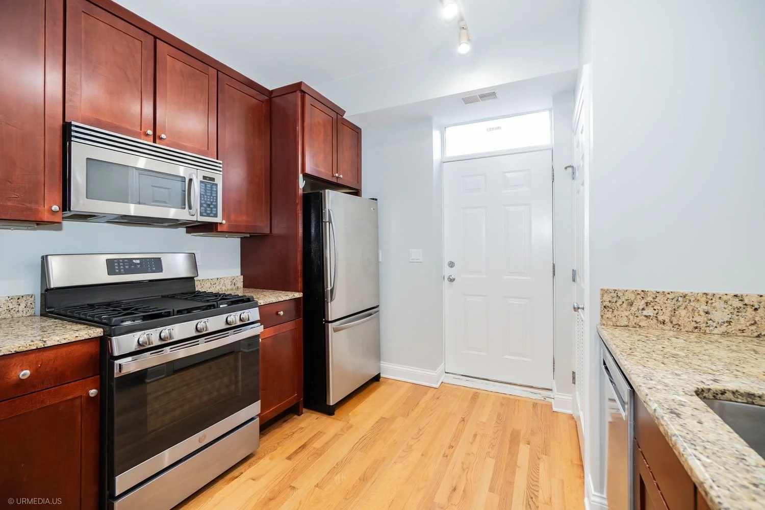 2608 W Leland Ave, Unit 3