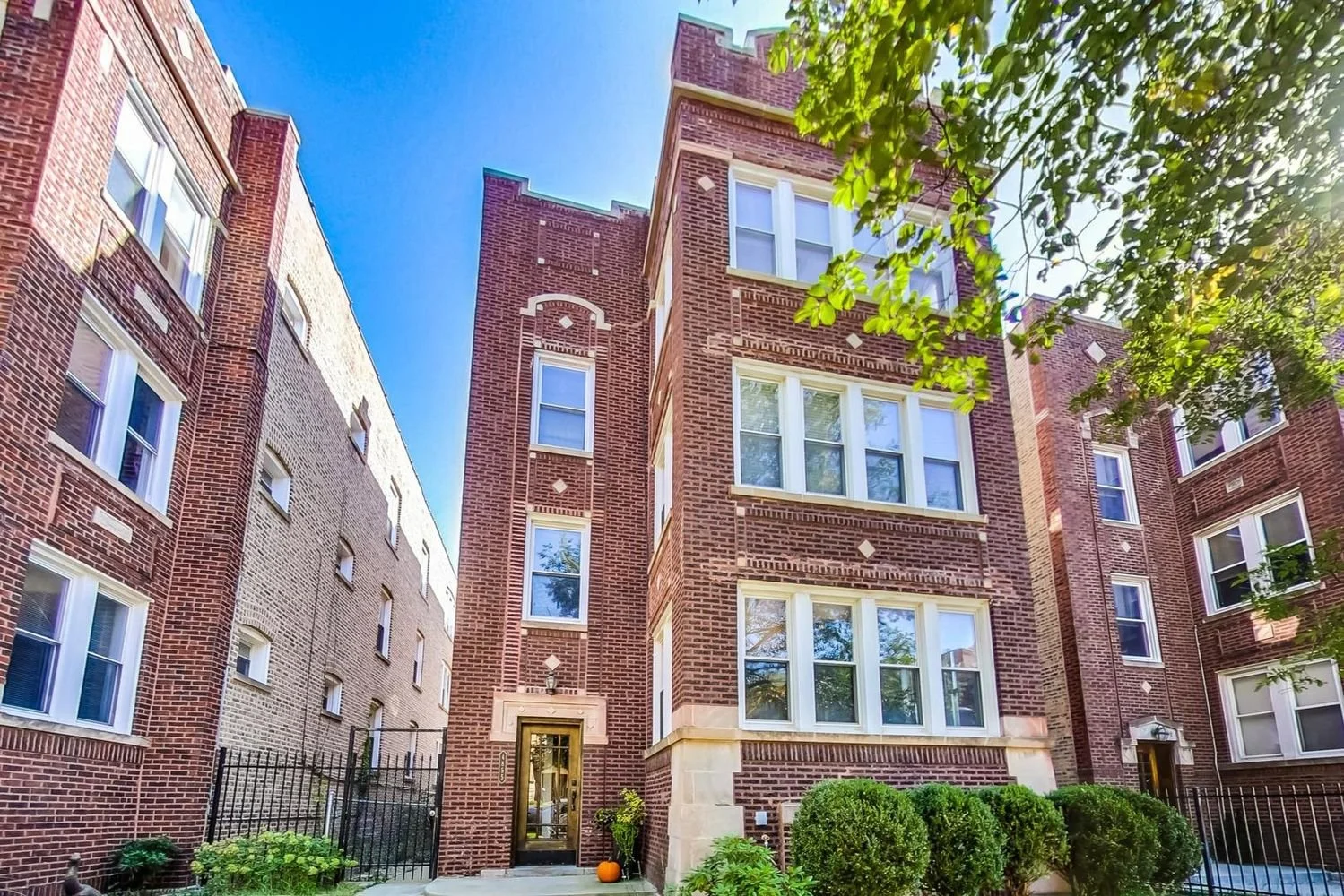 4855 N Washtenaw Ave, Unit 2