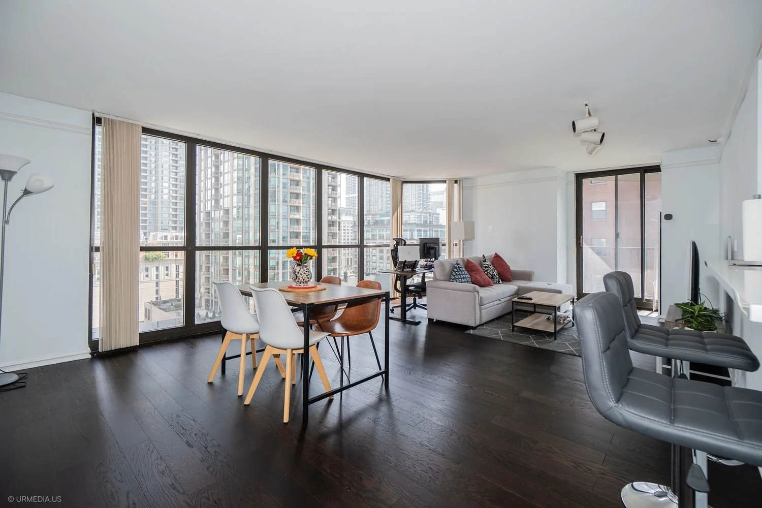 10 E Ontario St, Unit 1311