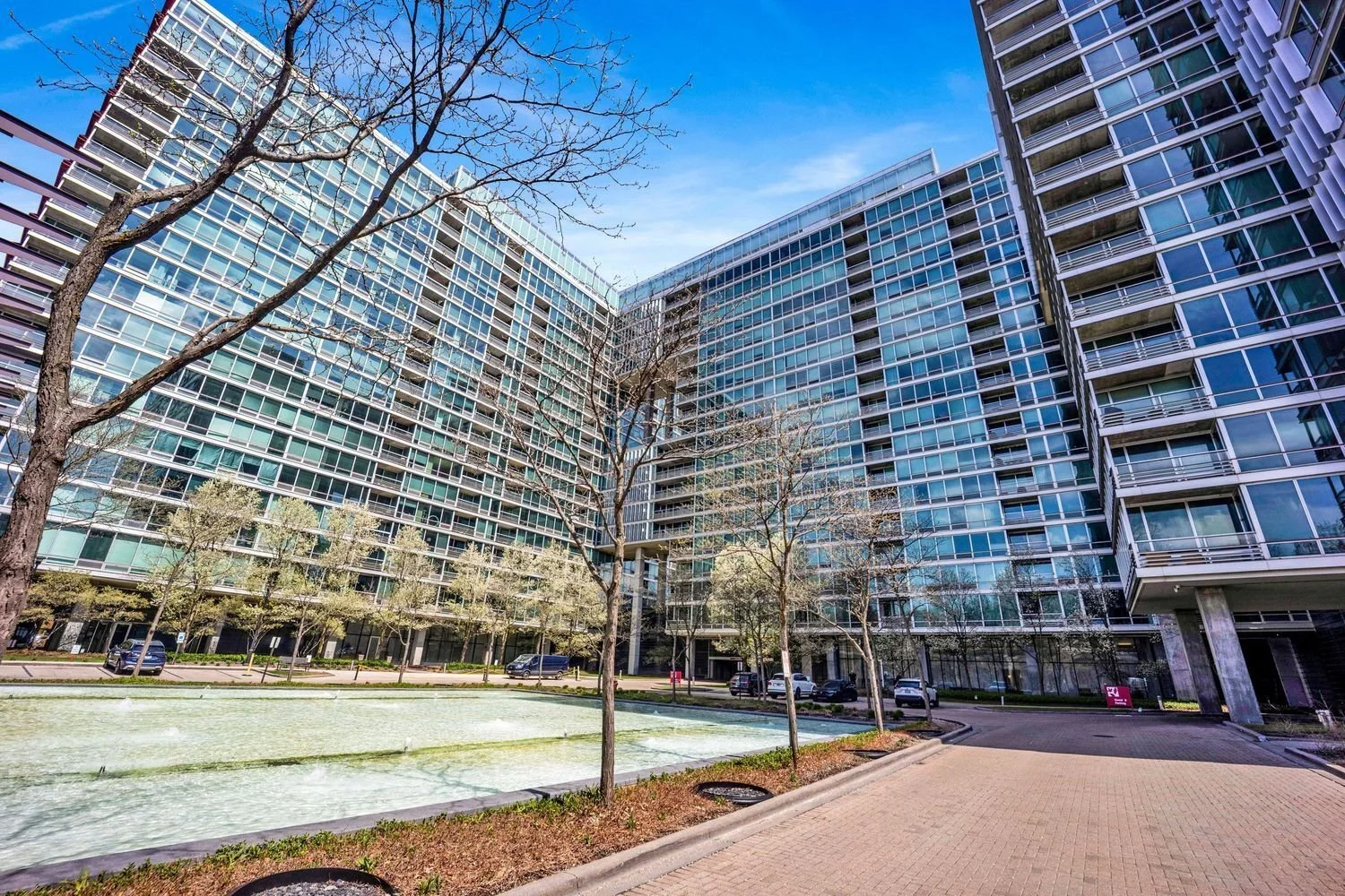 9655 Woods Dr, Unit 1910