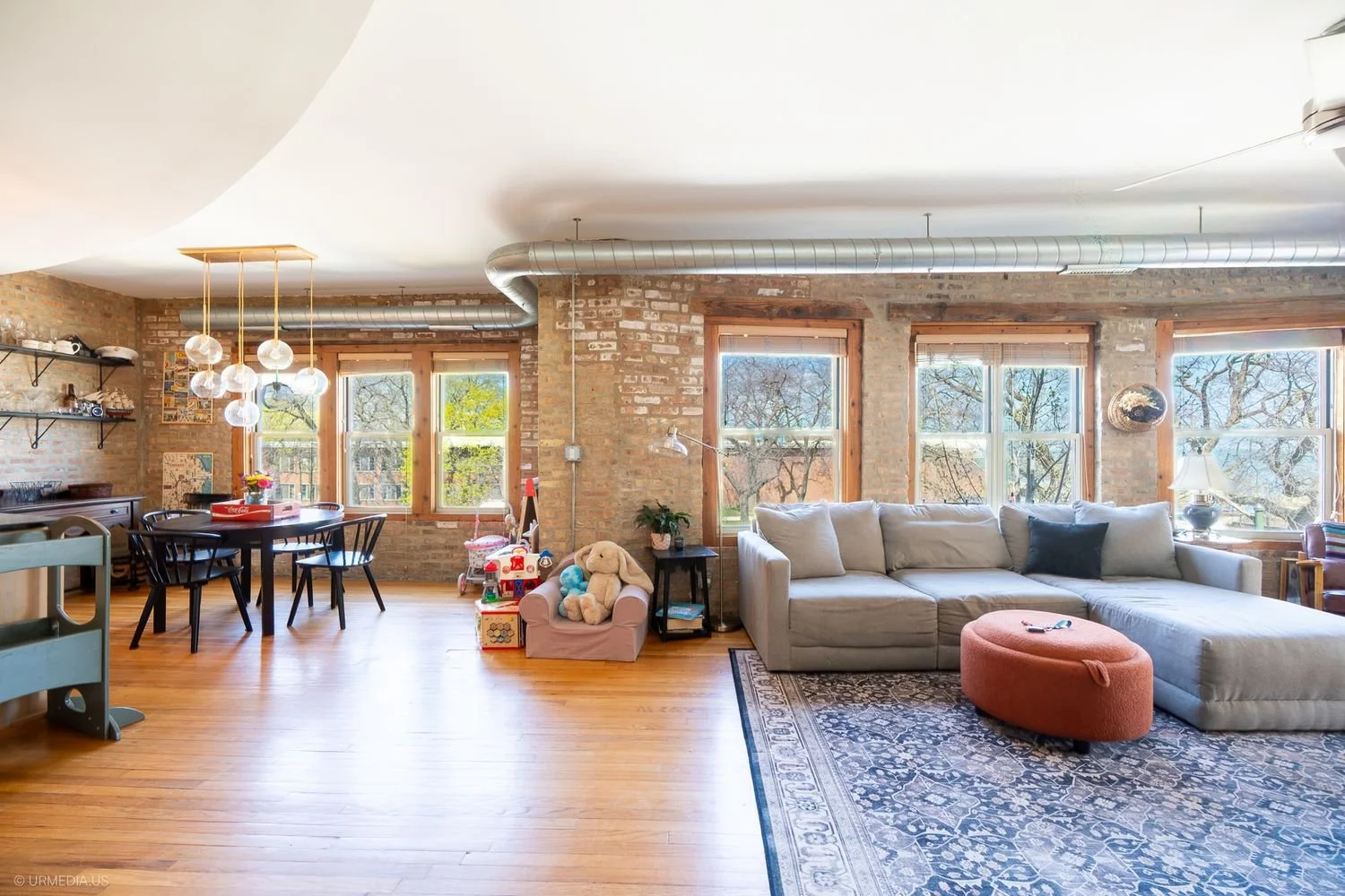 1231 W Greenleaf Ave, Unit 2