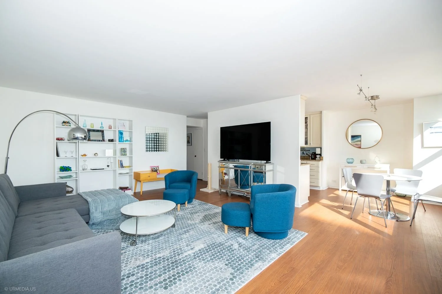 3430 N Lake Shore Dr, Unit 10P