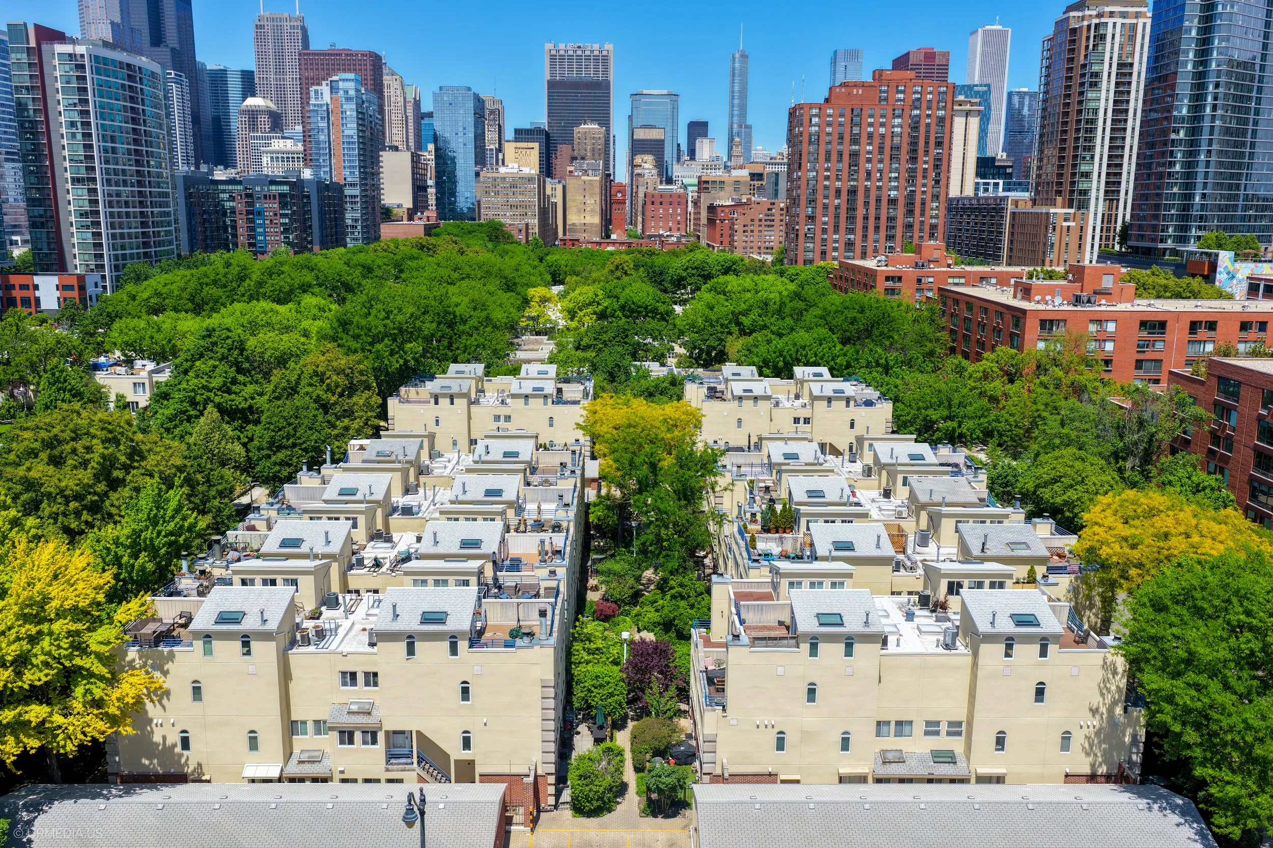 Making the Most of Outdoor Space: Summer Selling Tips for Chicago Homeowners