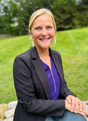 Jennifer Rinaldi Headshot