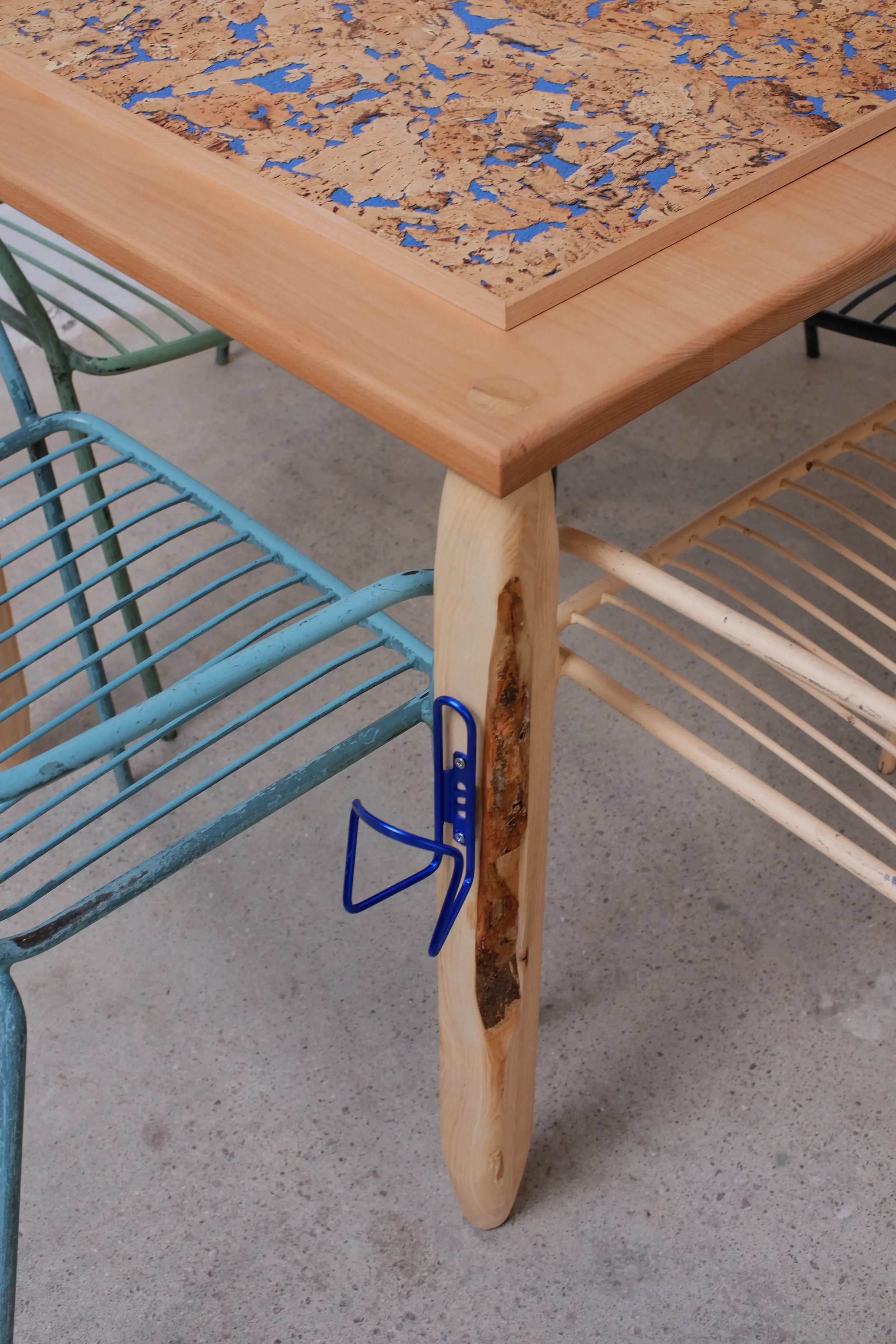 Domino playing table