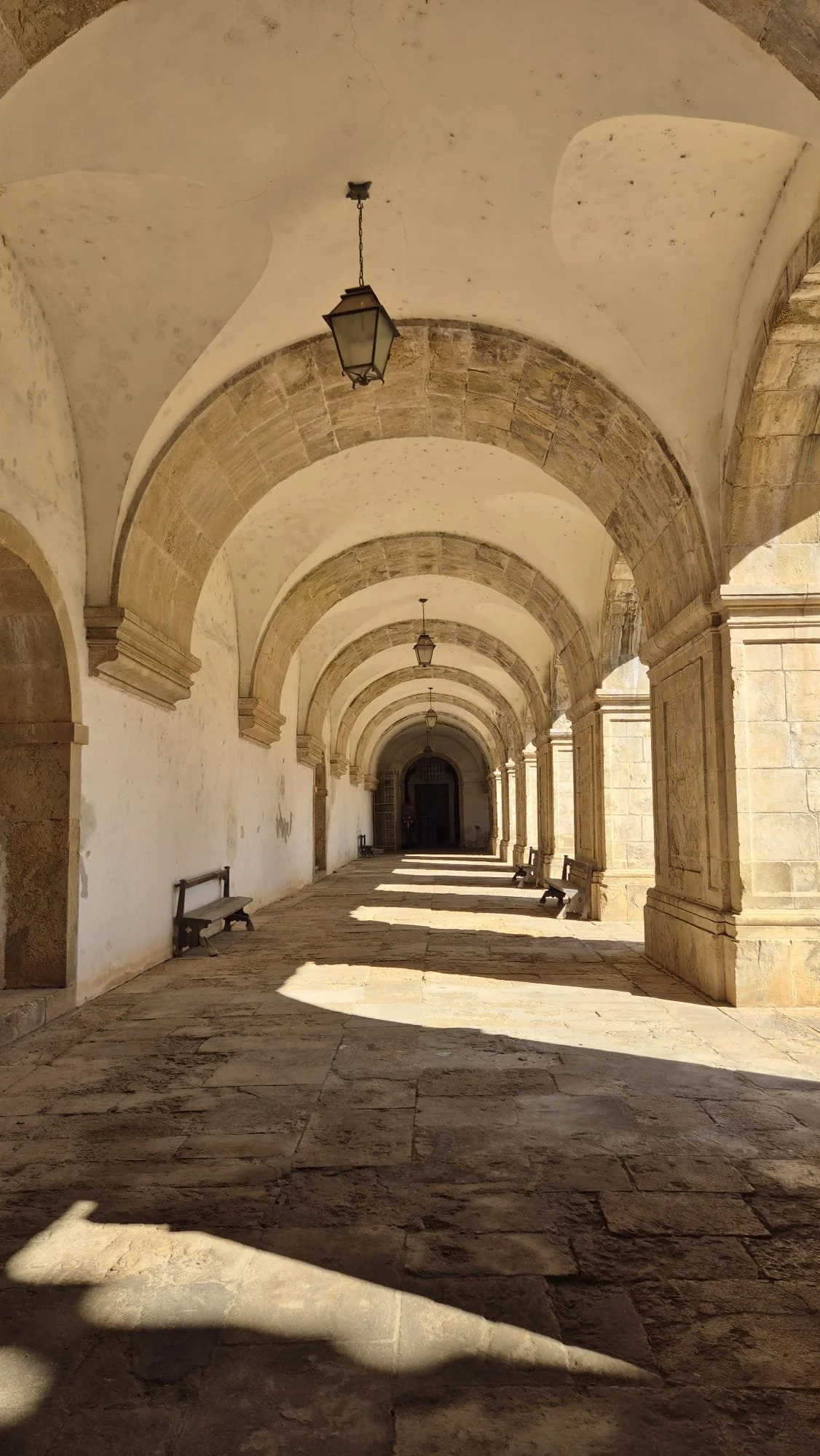 Coimbra - arcos do Mosteiro de Santa Clara.jpeg