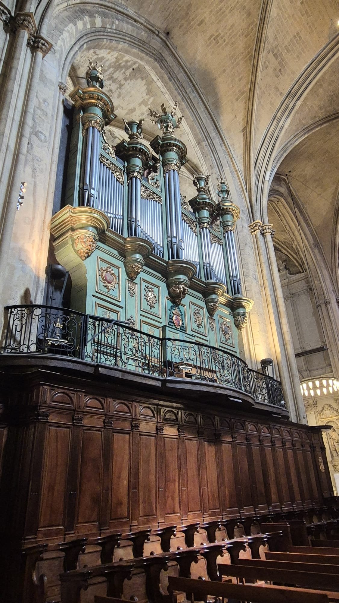 Aix - catedral órgão.jpeg