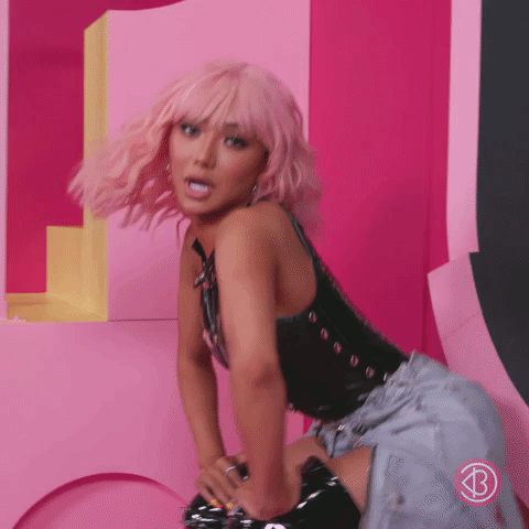 2018-NikitaDragun-BeautyconNY.gif