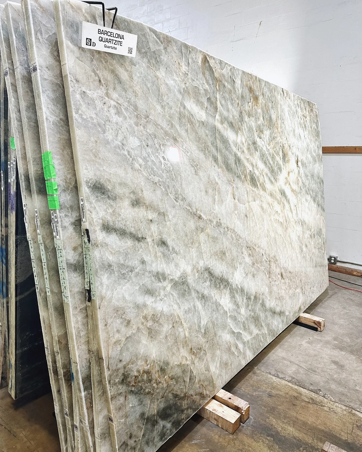 Thrilled to be working with a new client in @goldenocala ! We finalized on some gorgeous matetials. Which one is your favorite? Watch our stories to see more!