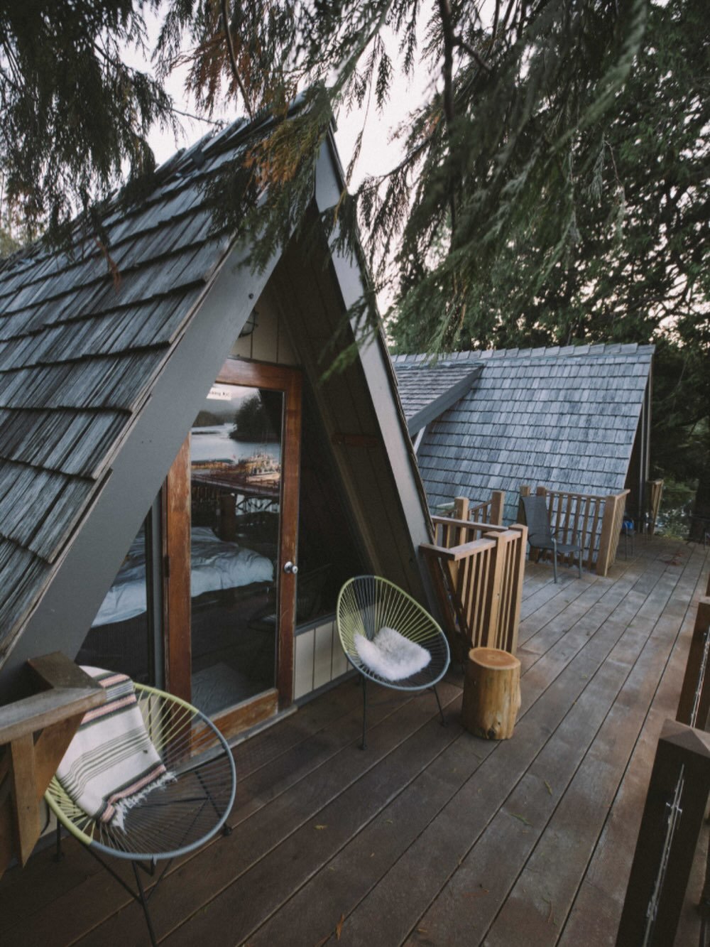A throwback to our first social post. 9 years ago we launched The Shoreline Tofino ✨ originally the mini motel in the 1960s, maintained as Tofino Inlet Cottages and then renovated, rebranded as @theshorelinetofino in 2017.

It&rsquo;s been a beautifu