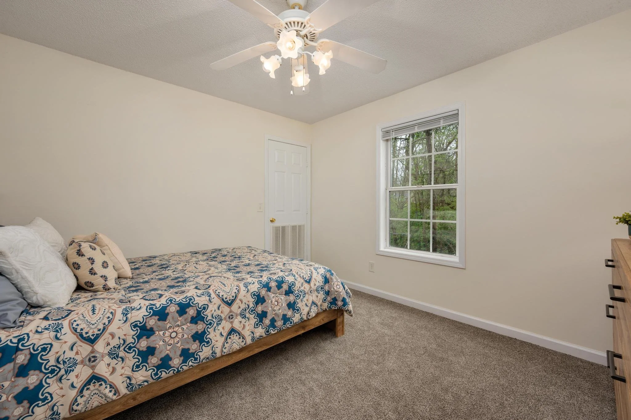 Gallery — Saddlebrook Apartments