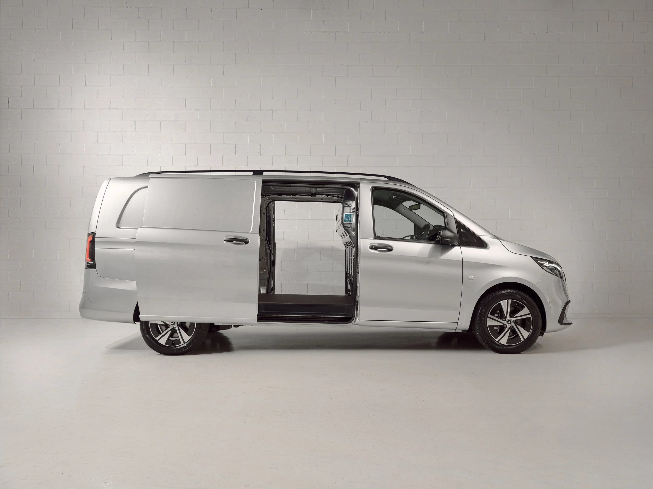 Mercedes-Benz Vito LWB Panel Van_Finals_SimonShiff_0 3.jpg