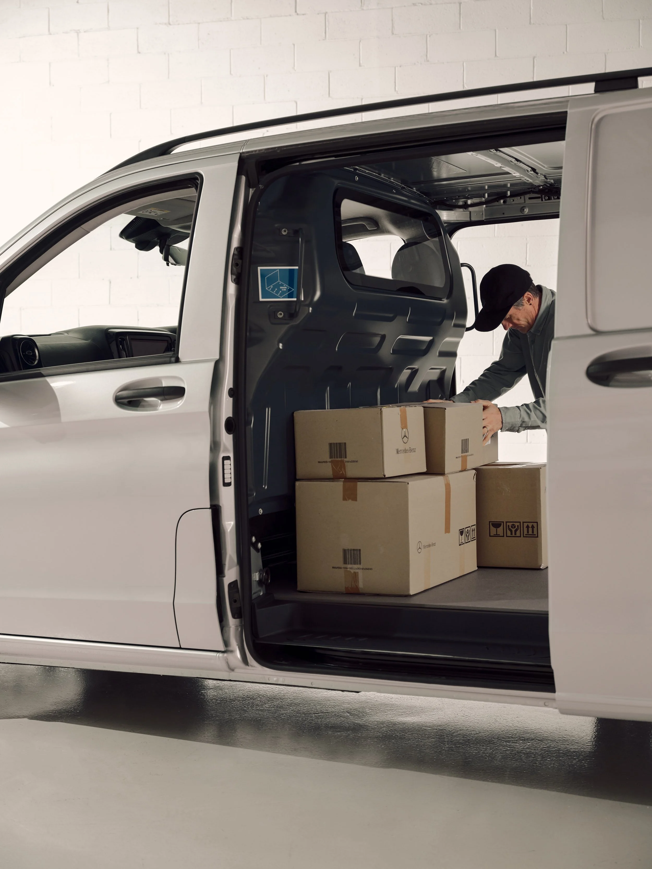 Mercedes-Benz Vito LWB Panel Van_Finals_SimonShiff_0 19.jpg