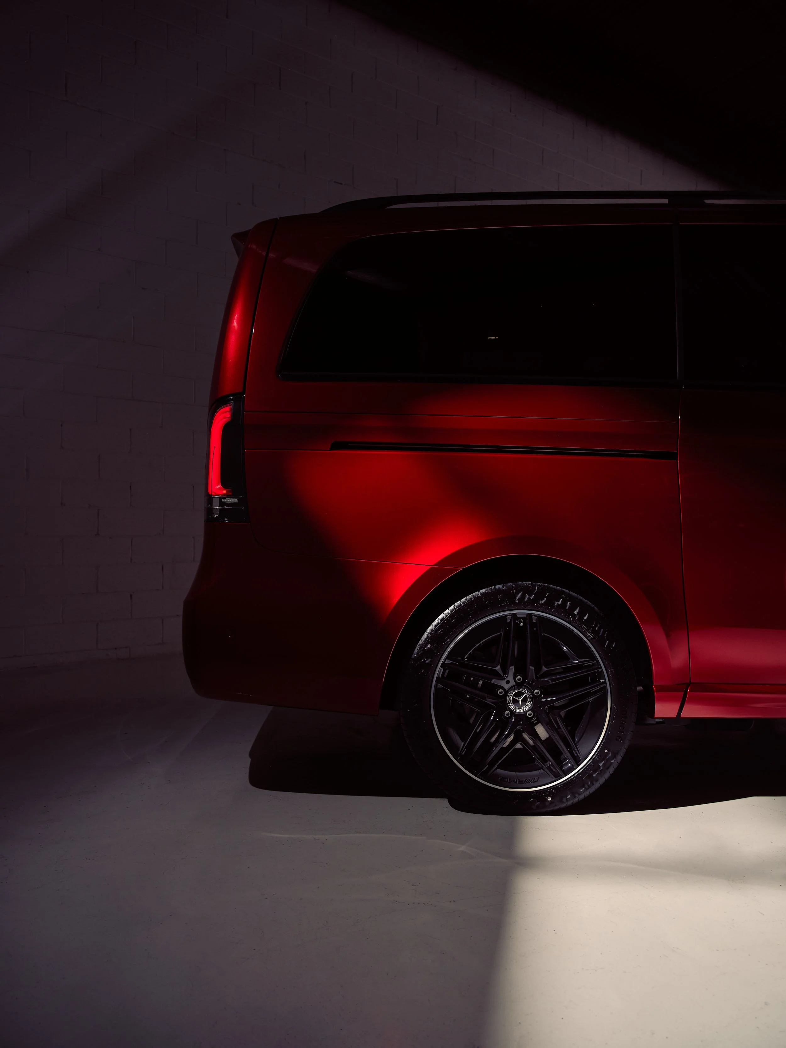 Mercedes-Benz V Class AMG_Finals_SimonShiff_0 21.jpg
