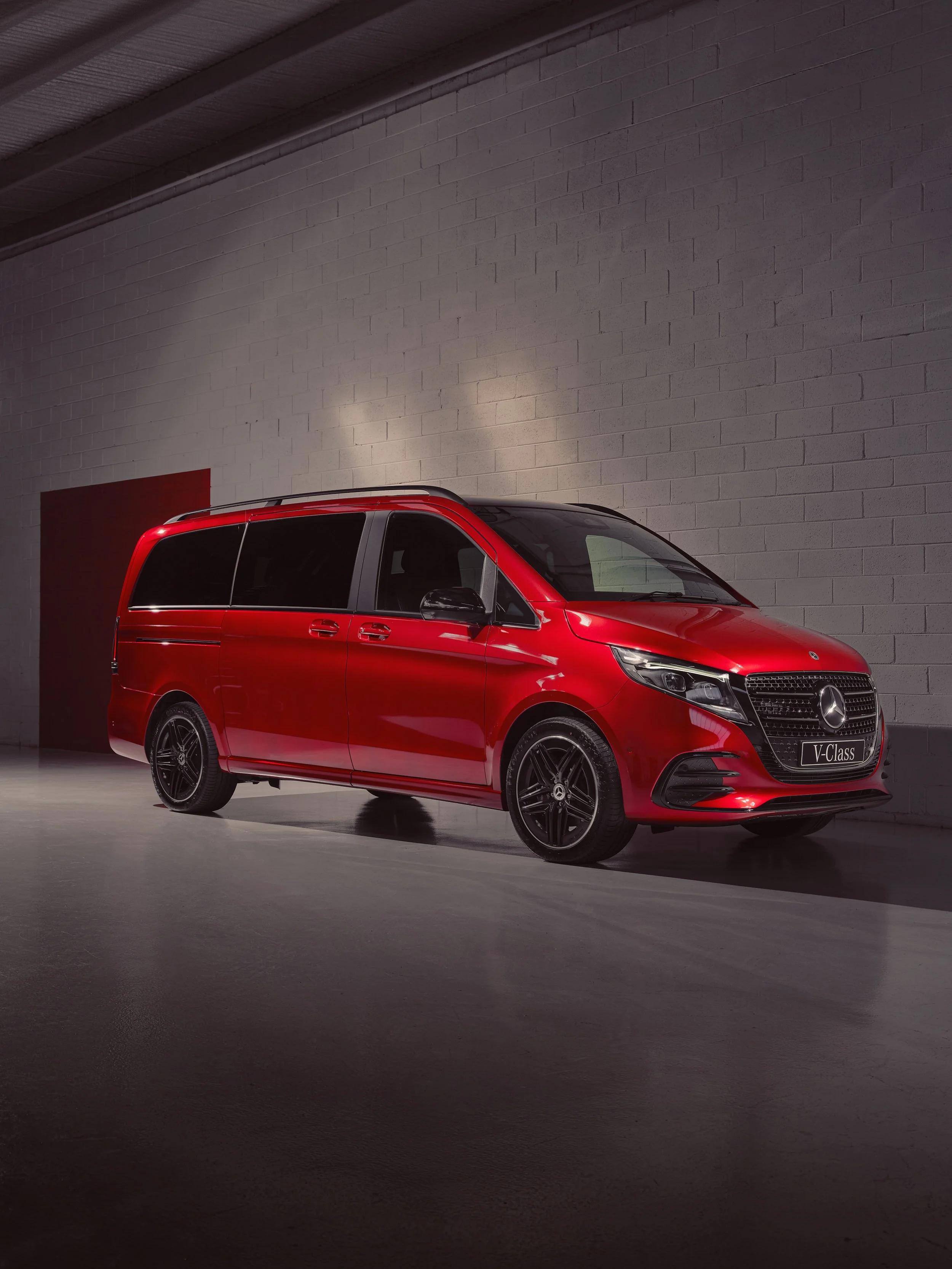 Mercedes-Benz V Class AMG_Finals_SimonShiff_0 5.jpg