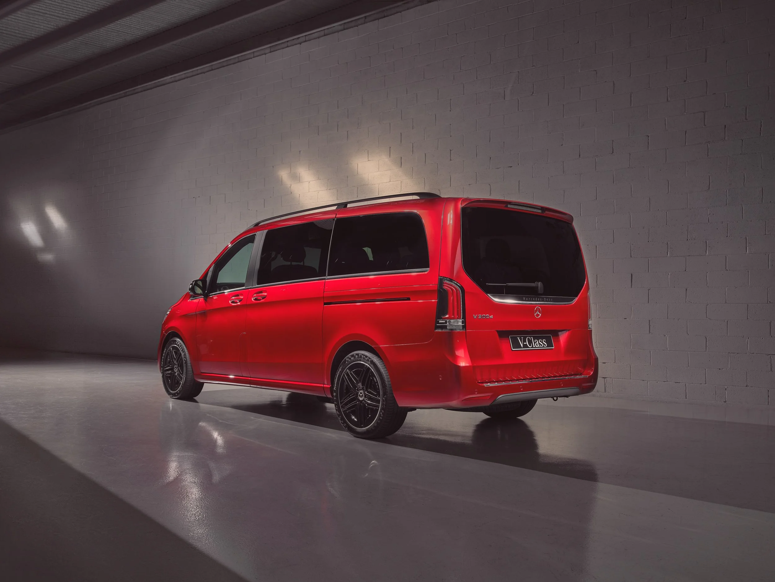 Mercedes-Benz V Class AMG_Finals_SimonShiff_0.jpg