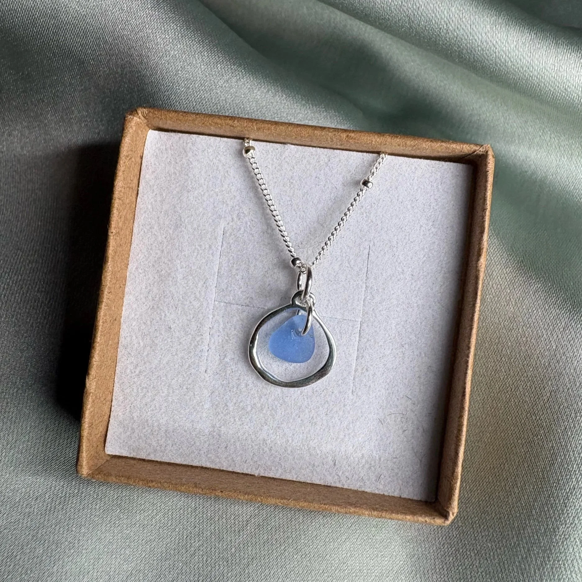 Drift necklace - Powder blue